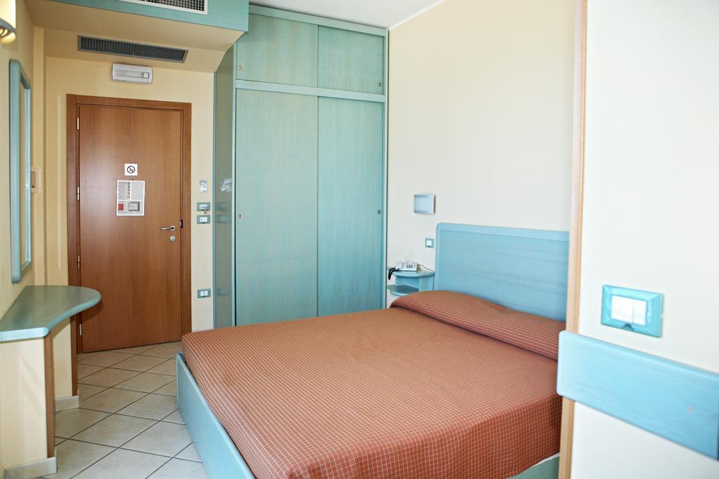 Abbazia Club Hotel Marotta Phòng bức ảnh